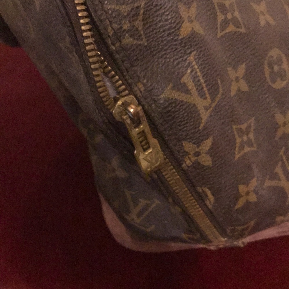Louis Vuitton alma handbag - Picture 6 of 11